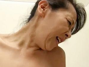 還暦熟女 中出し 精液 ♡60歳お婆ちゃんに中出し…「いいよ中に全部だして…♡」還暦の ...