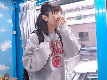 真面目そうな童顔ロリ美少女JDが睾丸マッサージ体験で勃起不全解消をお手伝い⁉金玉揉み＆オイル手コキで勃起させエロセックス