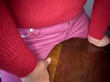 おばさん角オナニー動画 角オナニー人妻》爆乳のデブ熟女おばさん！倉庫整理中に発情して ...