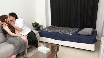 【すみれ/24歳】家事代行サービスで働く色白お姉さんをヤリ部屋に連れ込み最強爆エロ空間セックス！