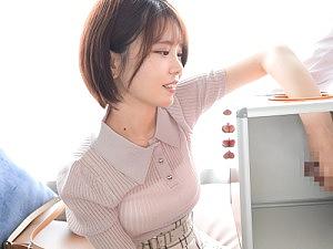【素人ナンパ】「えっ！チンコですか！？」新宿で見つけた小柄女子！21歳の大学生が箱の中身を当てるゲームに挑戦！