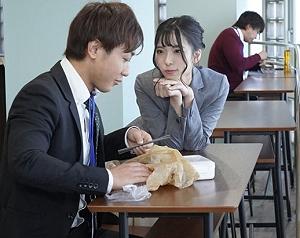《天音ゆい乳首責め》現役社員がムチムチ桃尻をクネクネし綺麗なおっぱい出して叫んで昇天してしまう