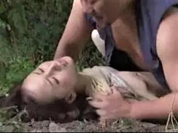 山で犯される人妻無修正 人里離れた山奥で強姦魔たちに襲われ無茶苦茶に犯された人妻 ...