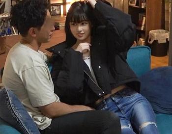 ヤリ部屋セックス隠し撮り！白くて弾けるような肌でスレンダー華奢ボディ「ヒトミちゃん 22歳」