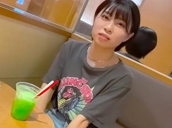 【素人美少女】地味エロな女の子がパパ活だとぉ？！めちゃ敏感で秒でイっちゃうマゾ変態…痴汁でびちゃびちゃスレンダー美少女♪