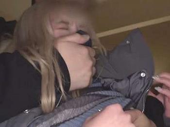 金髪ぽっちゃりギャルがクズ男レイプ魔の毒牙に！軽イラマチオ！デカ尻バック睡眠レイプ凌辱！