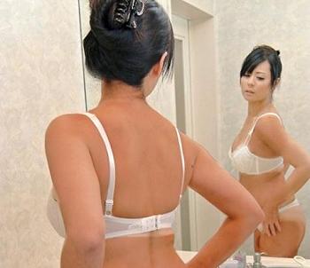 ［NTR］エロティックな行為を自分も止められずアヘ顔で視線を合わせ高揚させる奥様