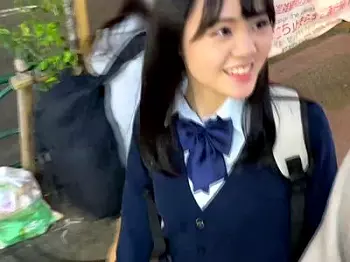 【美少女JK&times;素人】素人企画で濃厚フェラやバウンド騎乗位セックスして黒髪でFカップボディの激カワ美少女JKがシコい流れ！