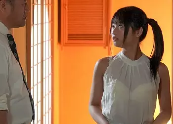 【人妻レイプ】すぐ自宅に上がり込んでくる中年！若い嫁はレス気味で敏感に反応してしまいたんまり膣内射精