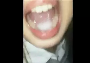 《JK援交/流出》「精子まっずっっ！」クソ生意気ヤンキー女子高生にトイレ内でフェラ抜きさせホテルで中出しSEXしたったw