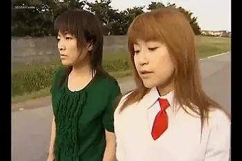 〈エロドラマ〉少女たちは歩きながら互いの恋愛について話す。もっとも相手はどっちも父である。世の中年はみんなロリコンww