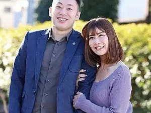 「はい奥さんリラックス笑顔で&hellip;」夫婦でヌードモデルになった若いカップルだが、ひょんなことから代わりに上司が&hellip;