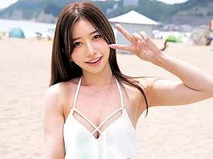 【素人ナンパ】「すごい勃ってる&hellip;」彼氏持ちビキニお姉さんが童貞をサポート！！積極的にフェラチオを始めると&hellip;