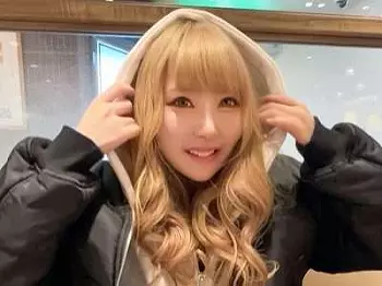 ギャップ女子の企画でテヘペロ&hearts;痴女み手コキ射精プレーや乳首舐め騎乗位セックスして美人ギャルがスケベな流れ！