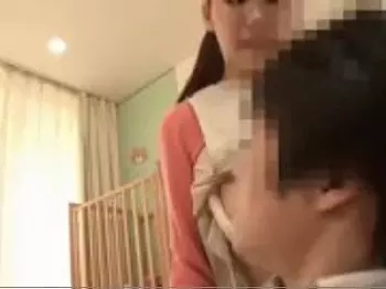 『おっぱい飲みたいの？』美しい巨乳先生と赤ちゃんプレイ　おっぱいを飲ませたりエッチなことしちゃう