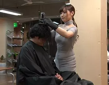 【手コキ】可愛い女性に髪を切ってもらうも痴女責め！美乳吸いながらシゴかれ静かに鬼ピス