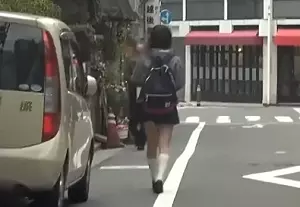 【潮吹き☓女子校生】&rArr;一人になったスキを見て拉致り性暴力
