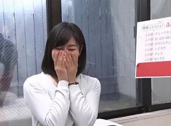 【親子ナンパ】『息子さんと仲良くなりませんか？』父の再婚相手の新しい母親と息子が密室で筆おろしミッション！