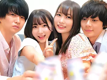4人の男女が王様ゲームで発情し4P乱交に発展！エロ貧乳な素人JDが乳首舐め手コキでデカチン懇願&hellip;痙攣絶頂のケダモノSEX