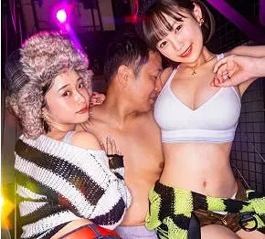 【MINAMO&times;天宮花南】情けない声出して恥ずかしいね・・♡小悪魔女子に両ビーチクを舐め回されながら逆レイプされる究極の