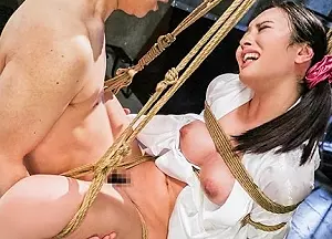 吹き出るやばいマン汁！SM調教に屈して悶えまくるAV女優
