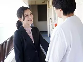 【叔母&times;甥っ子】1週間出張で叔母さんがボクの部屋に泊まりに来て&hellip;エロ美熟女の油断したエッチなデカ尻に無理やり迫る中出し！