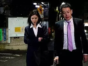 「若いチ●ポ気持ちいい&hellip;！！」働く人妻がハマった不貞行為！！女は今日も夫を裏切り、激しいセックスに没頭してしまう！！