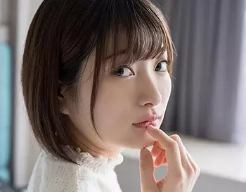 清楚に見えてむっつりスケベな女の子！部屋に到着しねっとりベロキスからぶち込まれ昇天