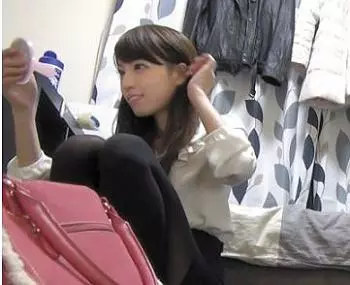 ＜素人ナンパ企画＞『最低や&hellip;ナミダ出てきた&hellip;』関西弁が可愛い友人の妹を連れこみ！関係崩壊の巨根挿入SEXをハメ撮り盗撮