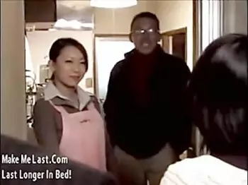 【人妻】「あっ、声出ちゃう♡」整った顔立ちの美人人妻が夫にばれないようにこっそり不倫セックス！スリル感でマン汁がやばい！