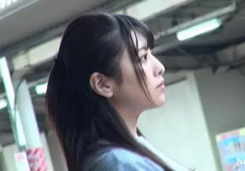 【2穴同時痴漢】駅で見かけた美人OLや美少女JKのマンコをアナルを狙った集団レイプ事件