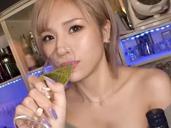 【金髪ギャルのエロワールド】セクシーな巨乳ギャルとハメ撮り&hearts;激しい騎乗位でイキまくり！エロくて可愛いプレイの連続にメロメ
