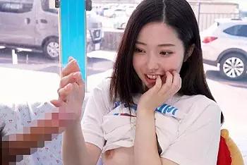 【ガチ素人】MM号で童貞くんの筆おろしをしてくれたチアガールさん、後日猛アタックした結果正式にAVデビューが決定！