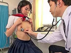 乳首ビンビンフル勃起！制服JKの乳首健康診断！性感開発されちゃった❤(ӦｖӦ｡)