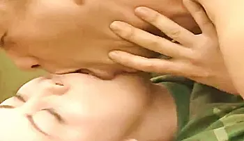 【ヘンリー塚本】むっちり色白熟女の野外濃厚接触堪能映像♪すけべベロチューしながら、思う存分高速股間打ち付け♡♡