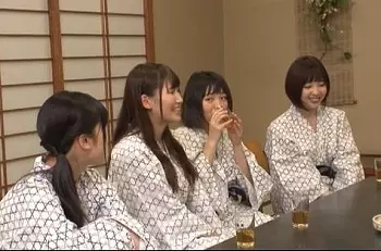 【モニタリング】中出し1発10万円！女子会旅行中のJDグループが初対面の男子グループへの逆夜這いに挑戦wwwｗ