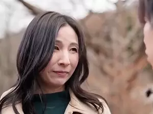 母と息子の親子2人きりで温泉旅行にでかける！大好きなお母さんと温泉旅館でイチャイチャSEXして母子交尾 一線を越える！