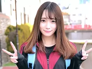 【素人ナンパ】「あっ♡気持ちいい♡」競泳水着にお着替え！水泳部のスリム女子が生チンで杭打ち騎乗位！