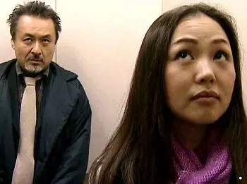 【熟女レ●プ】女の背後からケツを舐めるように視姦する中年男は眠らせ肉人形となって肢体を弄ぶ妄想をする！アブねぇ男&hellip;