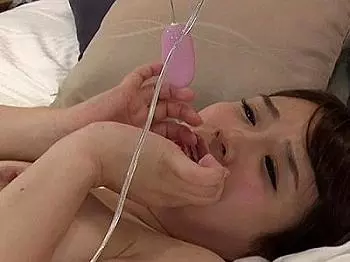 ＜電圧86倍ビッグバンローター＞ 自分から腰を振って　野外潮吹きをオネダリしまくる露出願望娘