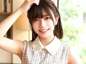 【素人ナンパ】「待って&hellip;入ってる&hellip;」背が低い19歳JD！小柄なスレンダー女子が素股からチンチン挿入される！