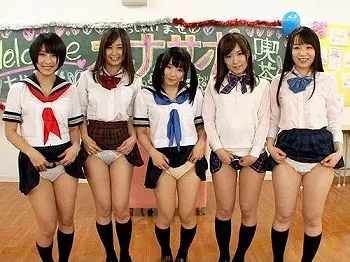 「チラっしゃいませ♡」　パンチラ・胸チラで満足できなかったらお触りOK！文化祭の模擬店を体験できる女子校生風俗