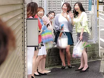 ＜人妻レイプ＞監禁拘束したエロ巨乳な&rdquo;ママ友&rdquo;集団を強姦凌辱！大量潮吹きで悶える若妻&hellip;美熟女を輪姦乱交し無許可中出し＜母
