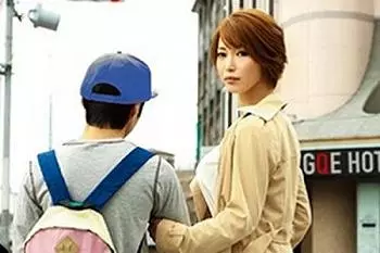 『ねぇ～今からお姉さんとエッチしてみない～？♡』セクシーな下着で少年の精通を誘う娼婦の日常