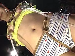 貧乳無毛奴隷スジマン肉便器！拘束されて性奴隷調教