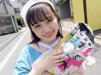 【素人】「マン毛ボーボーなんて言わないで！泣」ロリ美少女を脱がしたら、まさかの剛毛マン毛！フサフサマン毛を咥えて大興奮！