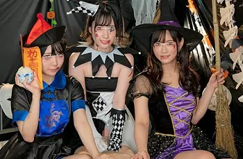 文化祭でやってたお化け屋敷に入ったら激カワコスプレした美人３人組に押し倒されてハーレムSEX！！