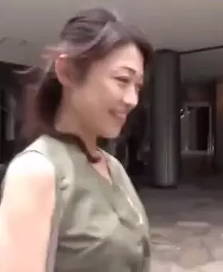♡43歳のチンポ日照り奥様をナンパ♡「女に戻れるなら&hellip;いいですよ♡」赤面する笑顔が可愛い人妻がイキ狂っちゃう