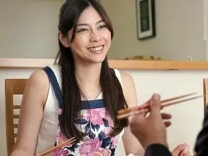 【人妻NTR】「ゴム、ゴムは&hellip;あっちょっと！？」コンドーム無しで挿入された他人棒！！結婚記念日に寝取られた美人妻