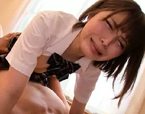 【女子校生貧乳】レンズ越しにセーラー服越しにおっぱいポロリし膣内射精受け止める女子生徒
